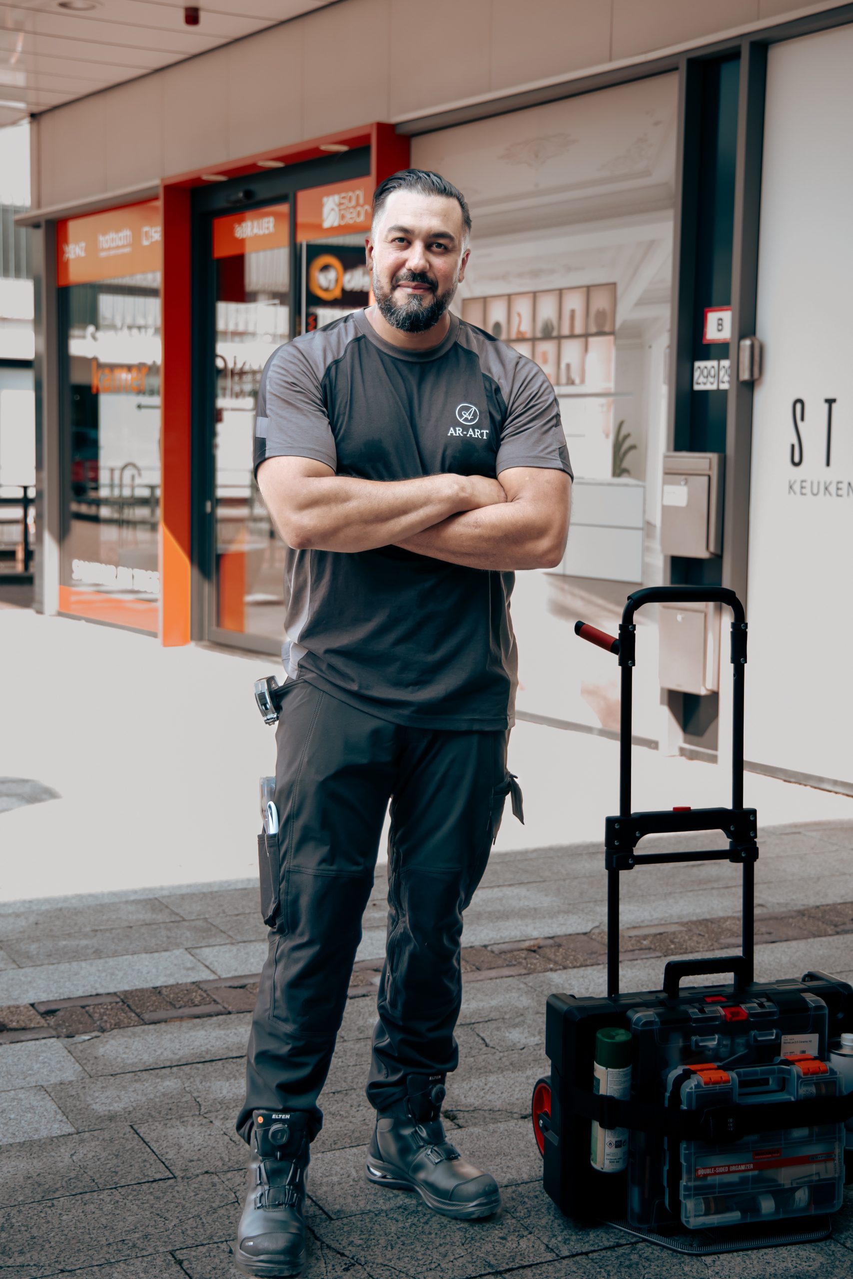 snelle reparatie, professioneel, vakkundig, expert, reparatie techniek, de beste reparatie keukenblad, de beste reparatie sanitair, de beste reparatie interieur, tegels , wanden, badkamers, #keukenblad #sanitair #natuursteen #composiet #keramiek #dekton #reparaties #Scheuren #randlijst #schaden #chipjes #barsten #beschadiging #werkblad #laminaatvloer #vloeren #wanden #pvcvloer #wasbak, keukentop, kookeiland, tafels, kastjes, frontjes, kozijnen, deuren, Breuken deuken Gepoedercoat rvs Spaanplaat Kunststof Hout Badkuip Hardsteen Stootschade Tegelzetters Interieurbouwers Interieurdesign Keukenzaken Keukenfrontjes Beste reparatie Badkamermeubel Kookplaatuitsparing Zeeppompgaten maken Kraangat maken werkblad Twistergat Onderbouwset